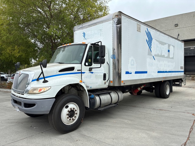 2016 International 4300 4x2 Cargo Van Truck 2016 International 4300 4x2 Cargo Van Truck