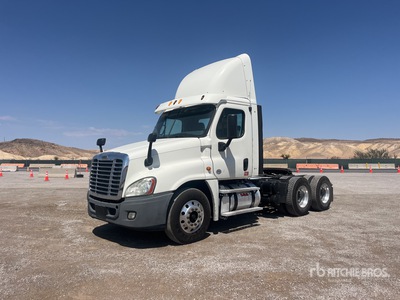 2013 Freightliner Cascadia 125 6x4 T/A Day Cab Truck Tractor