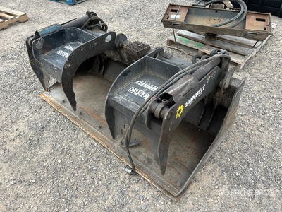 2013 Bradco 12866-0022 67 in Skid Steer Grapple Bucket
