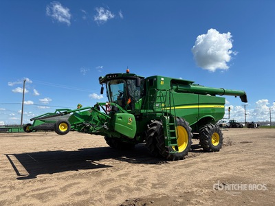 2013 John Deere S680 Combine Harvester