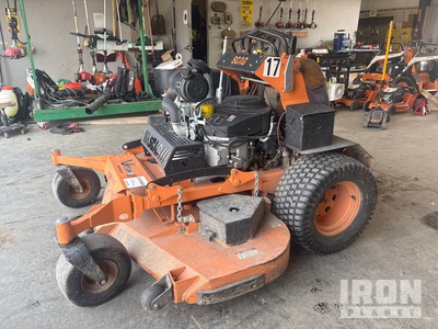 Scag 61 V-Ride Stand-On Cortacéspedes