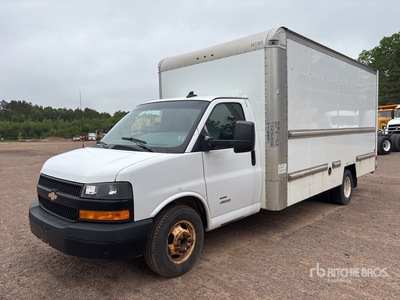 2019 GMC G4500 4x2 Camion fourgon (Inoperable)