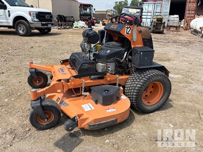 Scag 61 V-Ride Stand-On Cortacéspedes