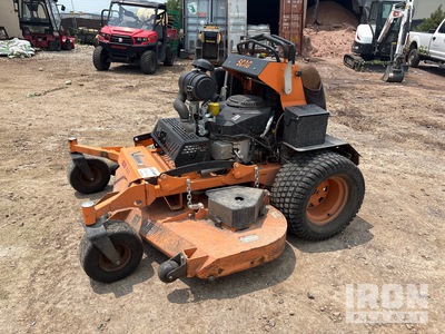 Scag 61 V-Ride Stand-On Cortacéspedes
