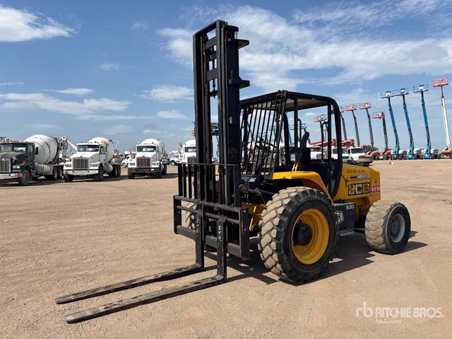 2012 JCB 9304 6000 lb 4x4 Rough Terrain Forklift