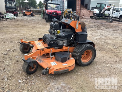 Scag 61 V-Ride Stand-On Cortacéspedes