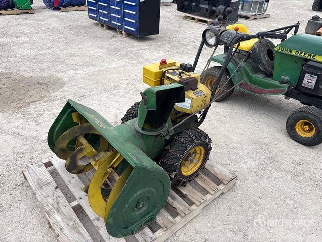 John Deere PO32J 32 in Walk-Behind Snow Blower