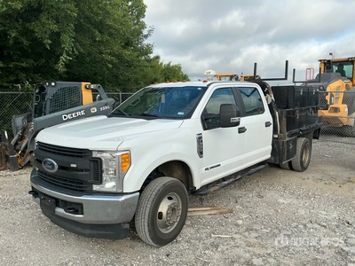 2017 Ford F-350 4x4 Crew Cab Pickup