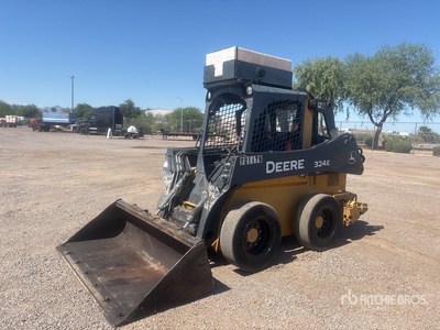2018 John Deere 324E Minicargadora