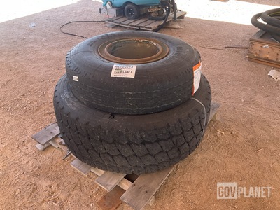 (1) Michelin 425/65R22.5 Tire w/Wheel & (1) Michelin 10.00R15 Tire
