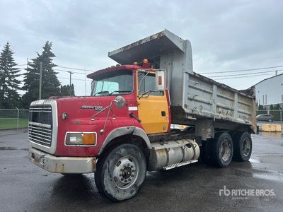 1996 Ford L9000 6x4 T/A Dump Truck