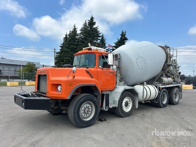 1999 Mack RB690S 8x4 Twin-Steer Beton-Fahrmischer