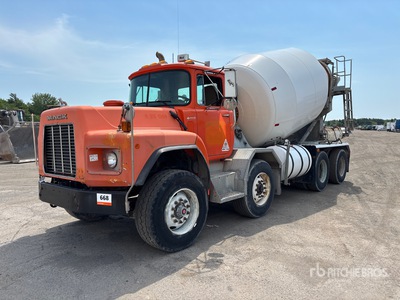 2001 Mack RB690S 8x4 Twin-Steer Mixer Truck