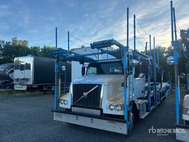 2015 Volvo VAH 6x4 Car Carrier Truck