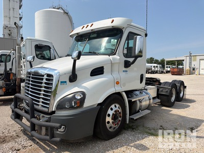 2020 Freightliner Cascadia 113 6x4 T/A Day Cab Truck Tractor