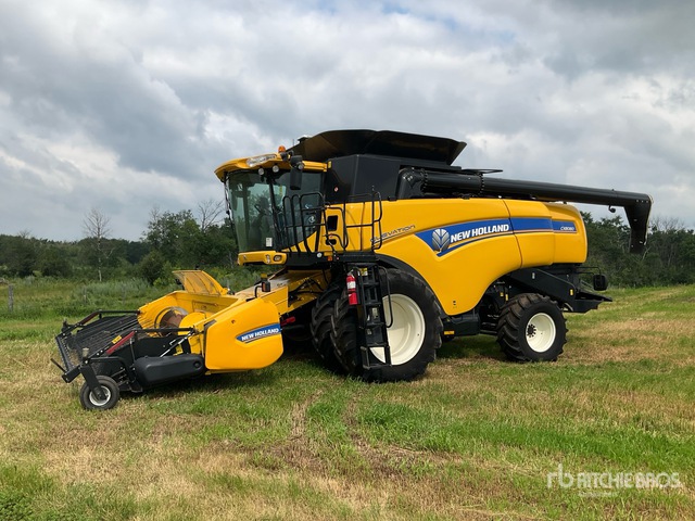 2014 New Holland CX8080 Elevation Combine Harvester | Ritchie Bros