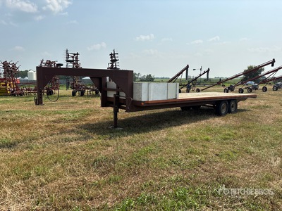 1988 Bobco 26 ft T/A Gooseneck Equipment Trailer