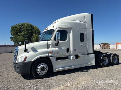 2016 Freightliner Cascadia 125 6x4 T/A Sleeper Truck Tractor