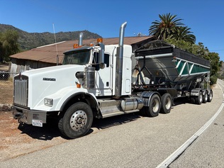 Stone Spreader Trucks