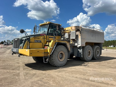 2015 Komatsu HM400 8000 gal Wóz wodny