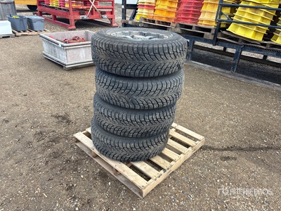Quantity of (4) 275/70R18 اطارات المواصلات