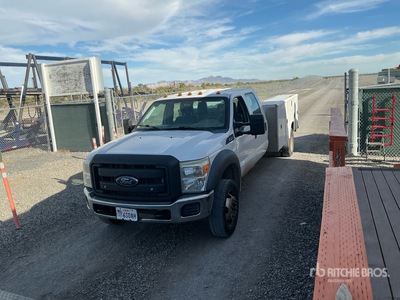 2013 Ford F-450 4x2 Crew Cab Pritsche-Lkw