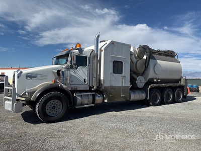 2013 Kenworth T800 Vacuum Tanker Truck