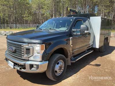 2020 Ford F-350 4x4 Extended Cab Service Truck