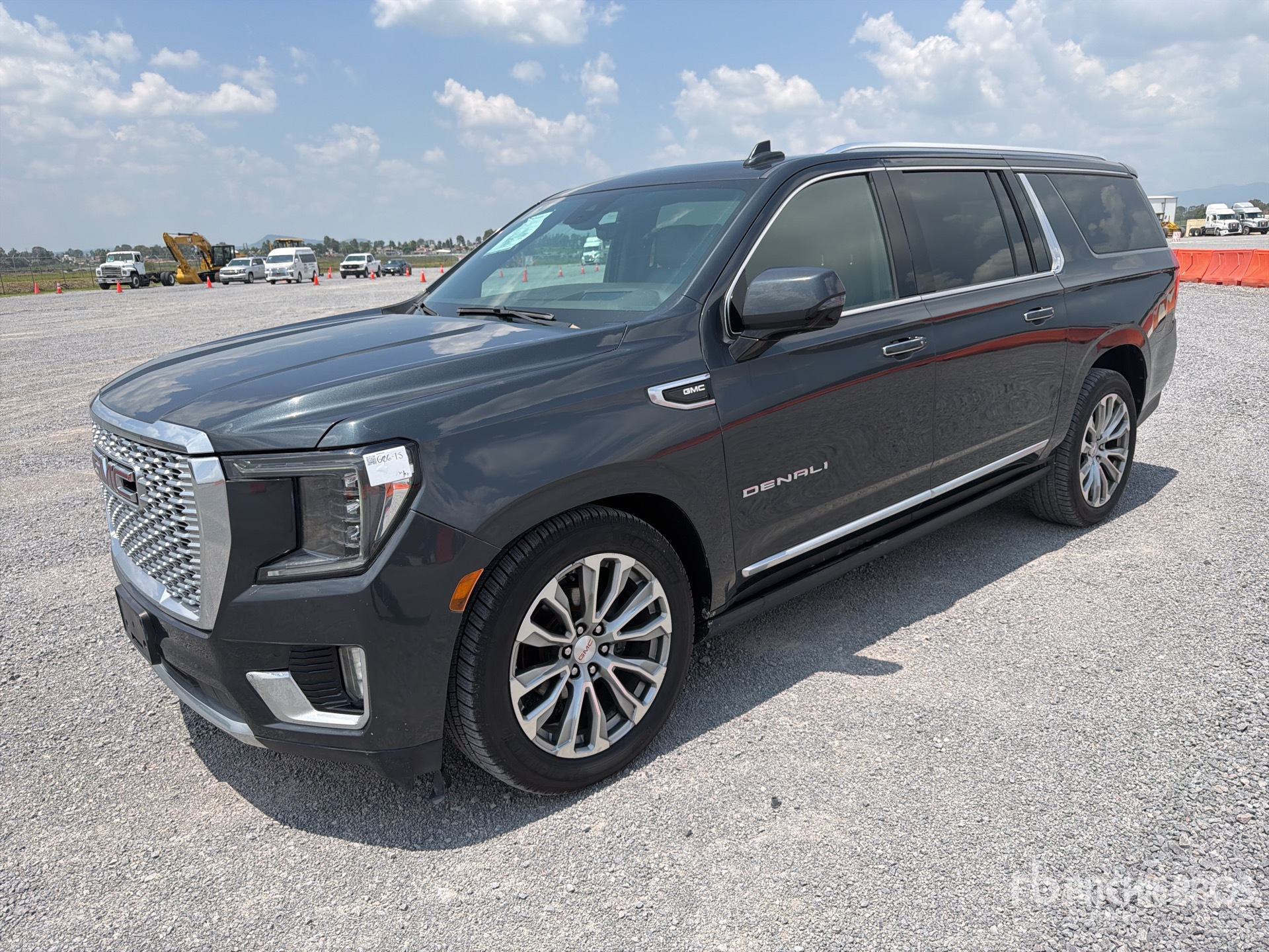 2021 GMC Yukon Denali 4WD Camioneta / SUV