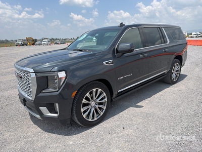 2021 GMC Yukon Denali 4WD Camioneta / Véhicule utilitaire sport
