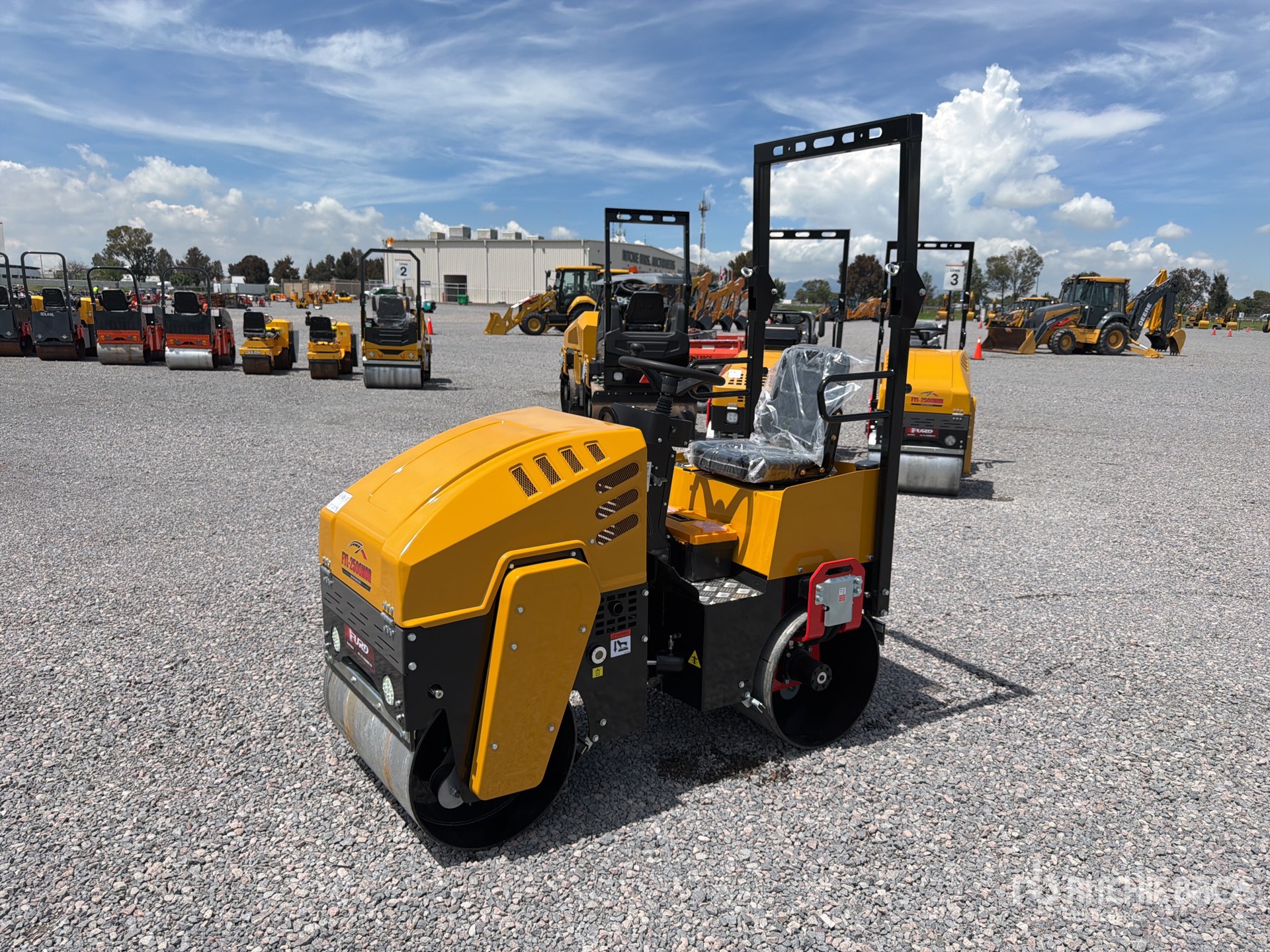 2026 Furd FYL-2500NOR Rodillo Doble (Sin Usar) / Double Drum Roller (Unused)