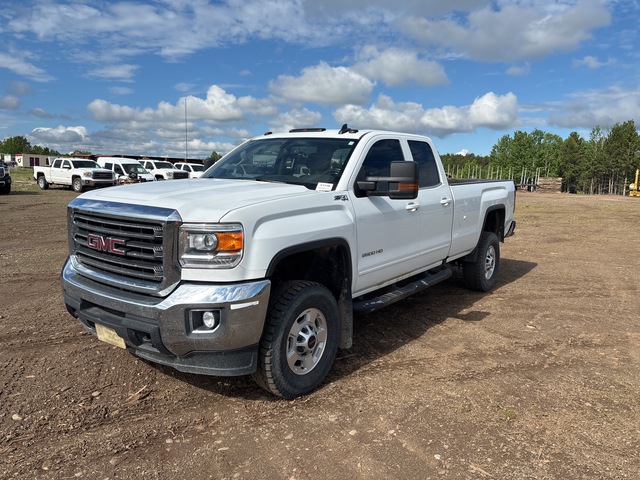 2018 GMC Sierra 2500 SLE 4x4 Crew Cab Pickup 2018 GMC Sierra 2500 SLE 4x4 Crew Cab Pickup