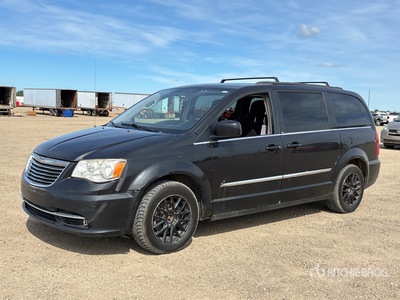 2014 Chrysler Town and Country Minicamioneta