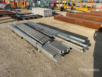 Quantity of Galvanized Steel Grating Planks Varios, tienda, almacen, consumidor