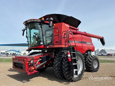 2016 Case IH Axial-Flow 8240 Combine Harvester