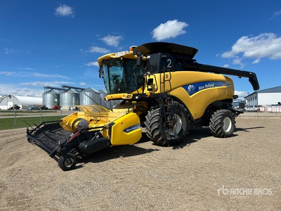 2011 New Holland CX8080 4x4 Mietitrebbia