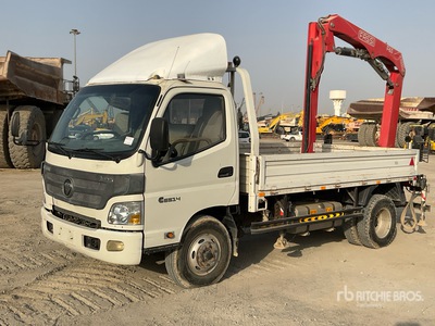 Fassi Straight Boom on 2015 Foton 4x2 Flatbed Truck with Crane