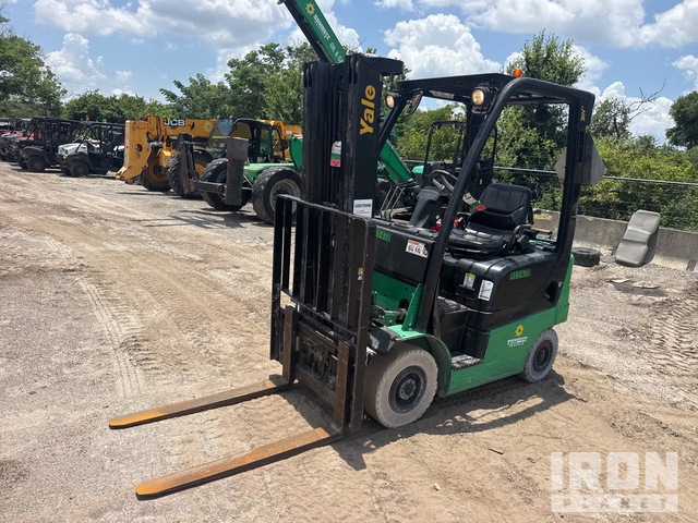 2016 Yale GL0030VXNRAE084 2850 lb Forklift
