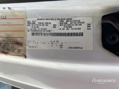 2017 Ford F-550 XL 4x4 Flatbed Truck