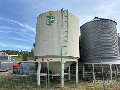 Pool +/- 1650 bu Fertilizer Hopper Grain Bin