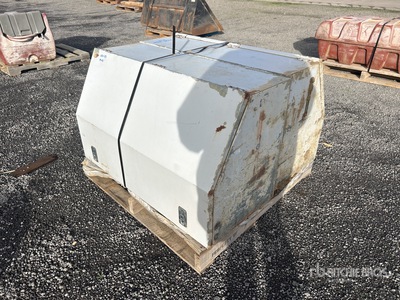 Quantity of (2) 1180 mm Werkzeugkiste