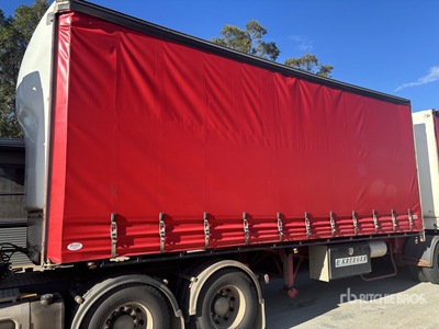 2000 Krueger Tri/A Remolque con Lona