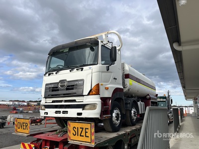 2013 Hino 8x4 Camion à eau