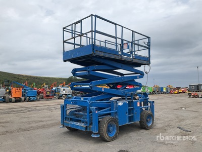 2014 Skyjack SJ8841 4x4 Diesel Piattaforma aerea verticale
