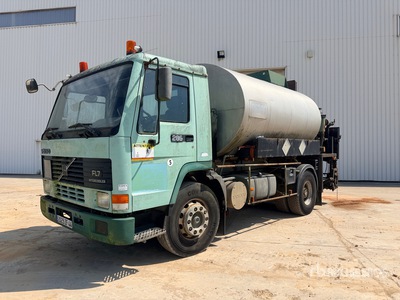 Acmar 9000 L on 1996 Volvo 285 4x2 Repandeuse A Bitume Asphalt Distributor Truck