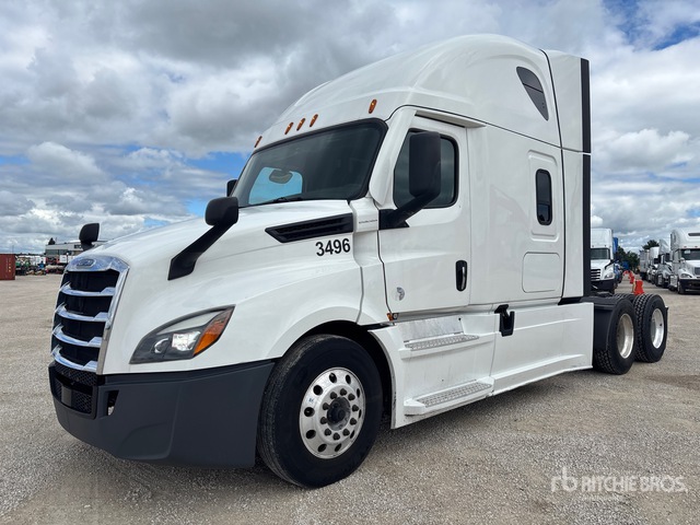 2022 Freightliner Cascadia 126 6x4 T/A Sleeper Truck Tractor