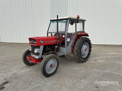 1972 Massey Ferguson 152 2WD Tractor