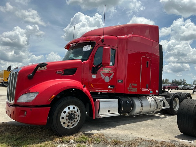 2015 Peterbilt 579 6x4 T/A Sleeper Truck Tractor (Inoperable)