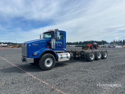 2014 Kenworth T800 8x4 Kabina i podwozie
