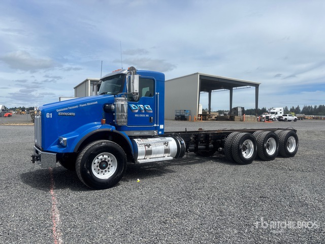 2014 Kenworth T800 8x6 Cab and Chassis
